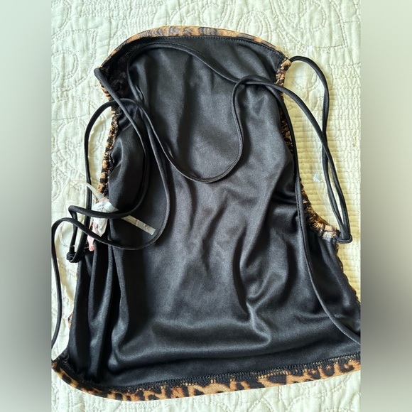 Top - Picture 2 of 2